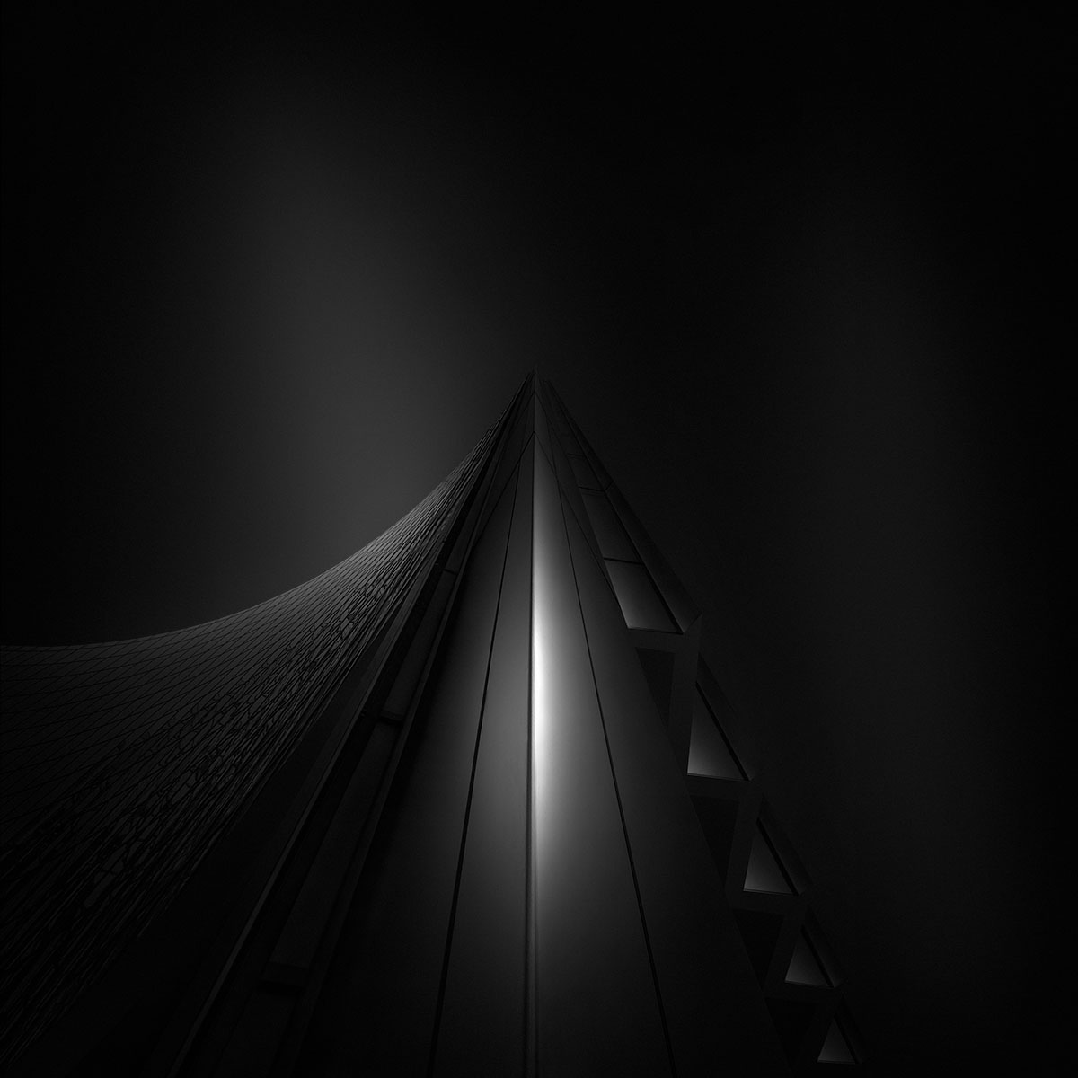 Ode to Black I - Self Black - Willis Tower London © Julia Anna Gospodarou - (en)Visionography