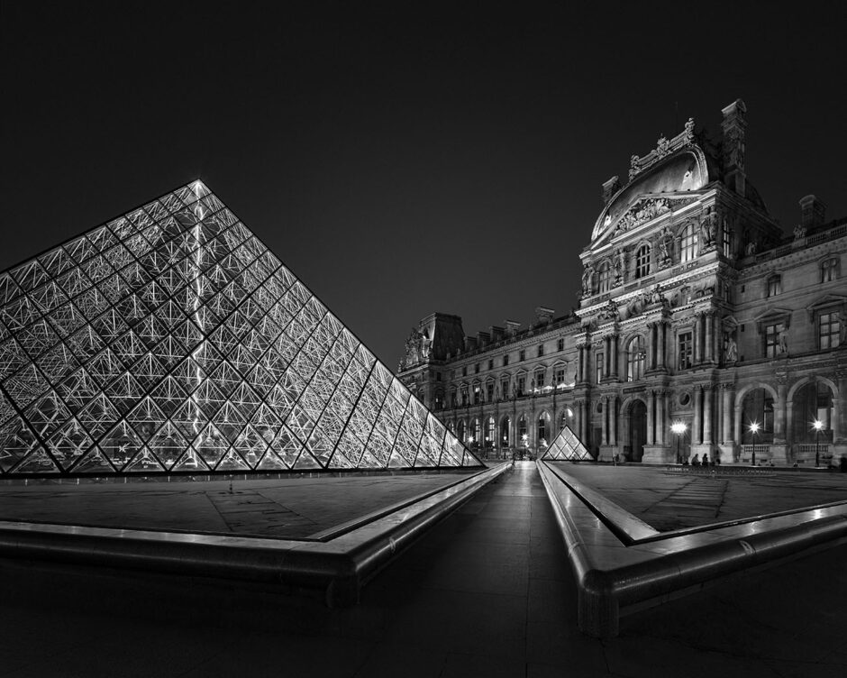 Midnight Light I – Louvre Museum pyramid Paris – © Julia Anna Gospodarou 2017 – 17mm Canon Tilt-shift Lens 30 sec. f/10 ISO 100 - No ND Filter