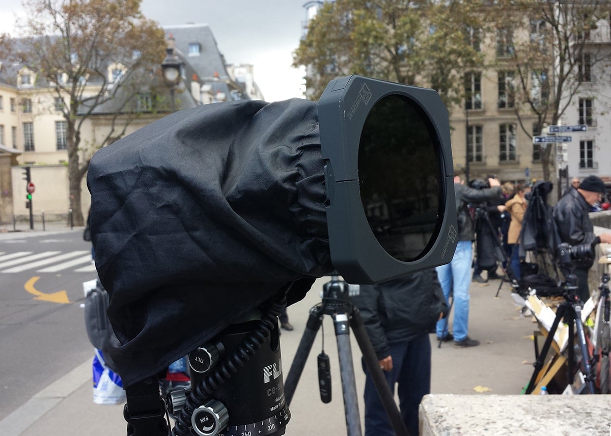 Camera cover to avoid light leak when shooting long exposure with tilt-shift lenses