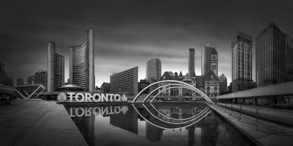 Metropolis II - Toronto -© Julia Anna Gospodarou 2020 nathan phillips square toronto city hall