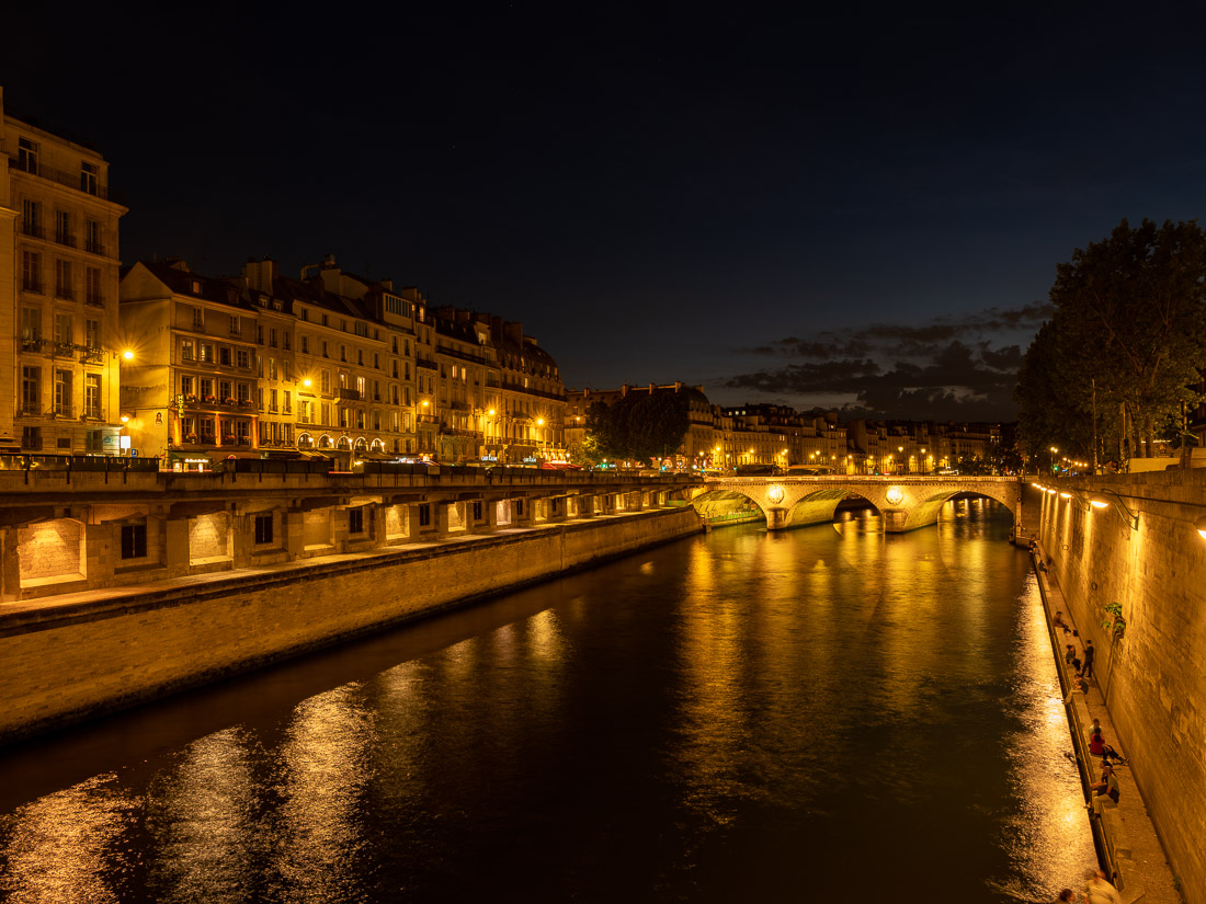 Paris Seine by night_no filter_Auto White Balance