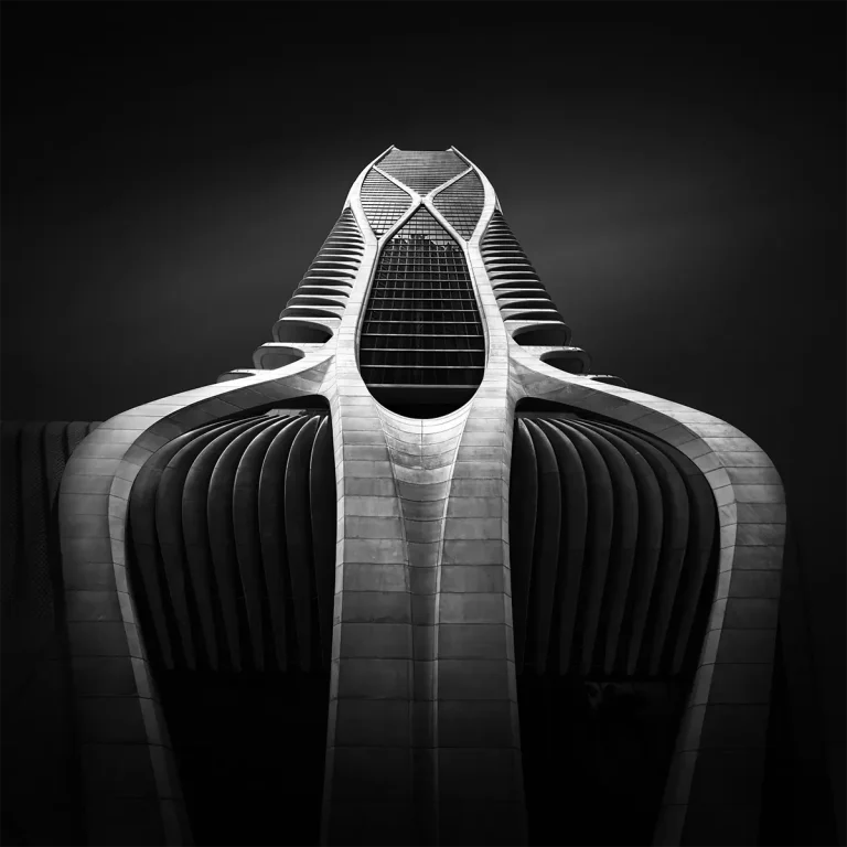 Sweeping Waves III Miami – © Julia Anna Gospodarou 2024 - 1000 museum scorpion tower miami zaha hadid - miami downtown modern architecture