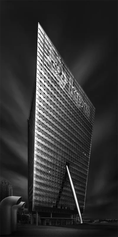 Vertical Ascent II - KPN Building Rotterdam © Julia Anna Gospodarou